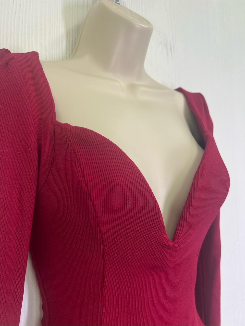 Lulus - NWT Flirt For Fun Wine Red Long Sleeve Ribbed Bodysuit Size Small - Picture 4 of 11